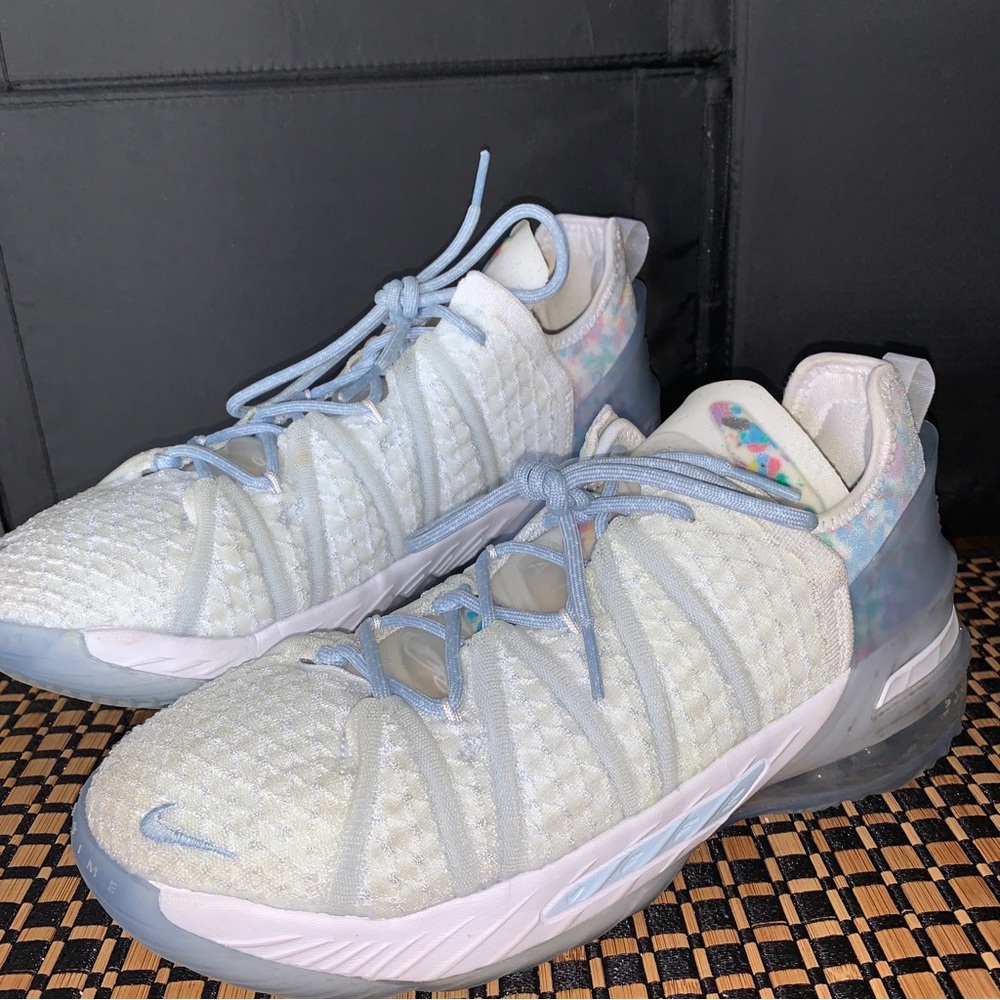 Nike LeBron 18 "Play for the Future" Size 7Y  Style# CT-4677-400 White Sneakers